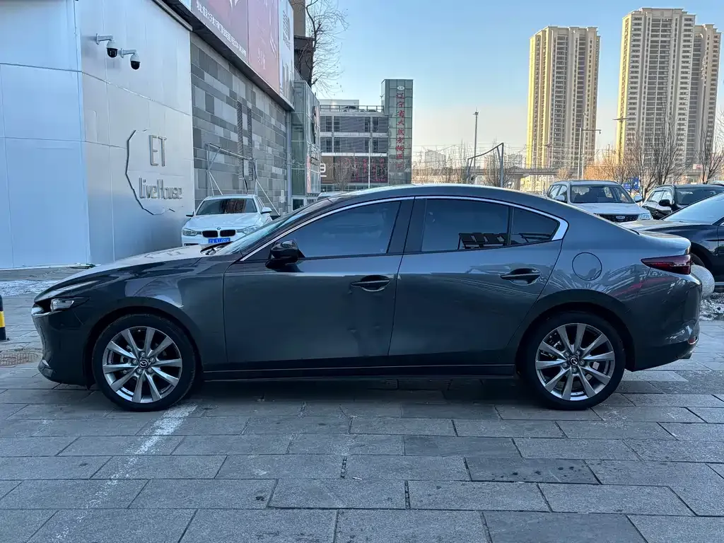 Mazda 3 Axela — фото 2