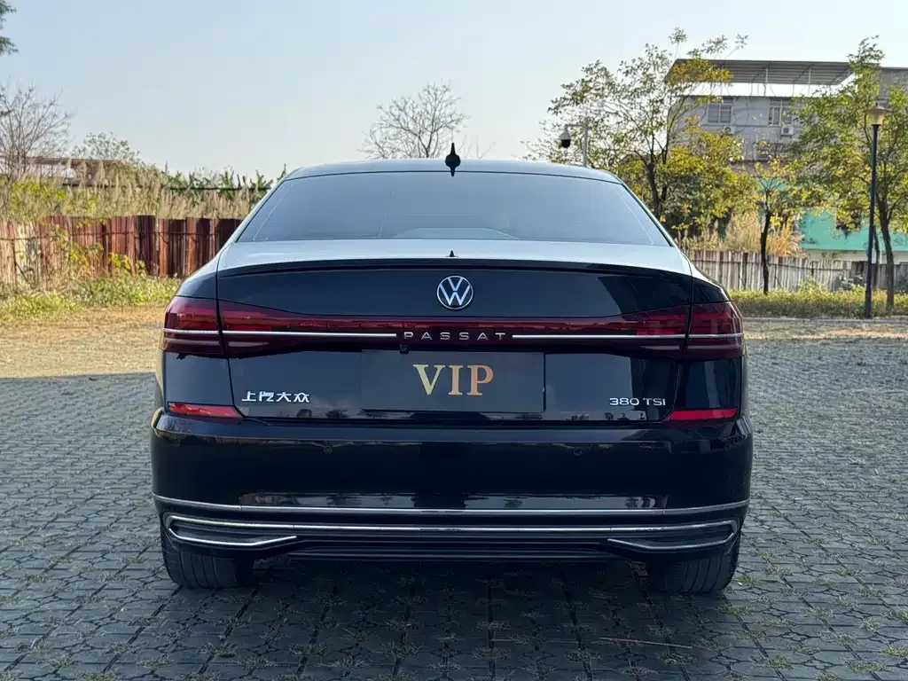 Volkswagen Passat — фото 3