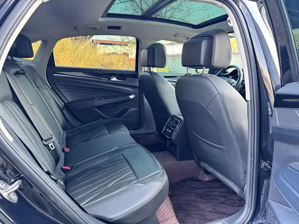 Volkswagen Passat — фото 8