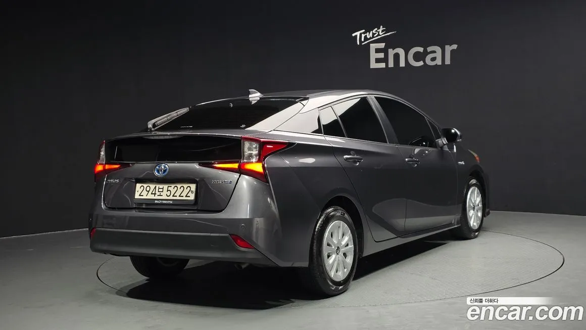 Toyota Prius — фото 5