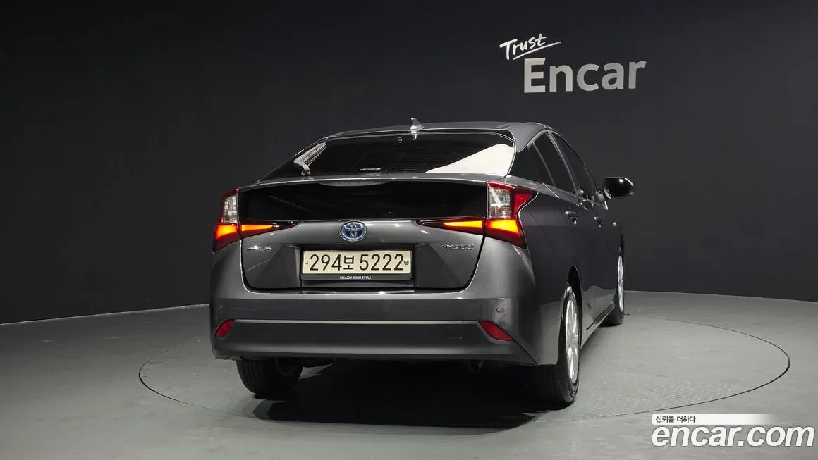Toyota Prius — фото 3