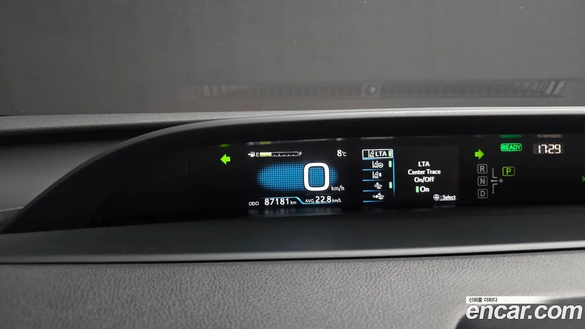 Toyota Prius — фото 6