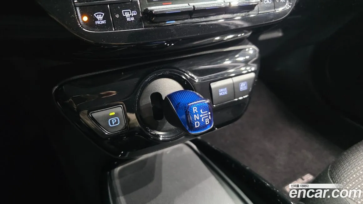 Toyota Prius — фото 4