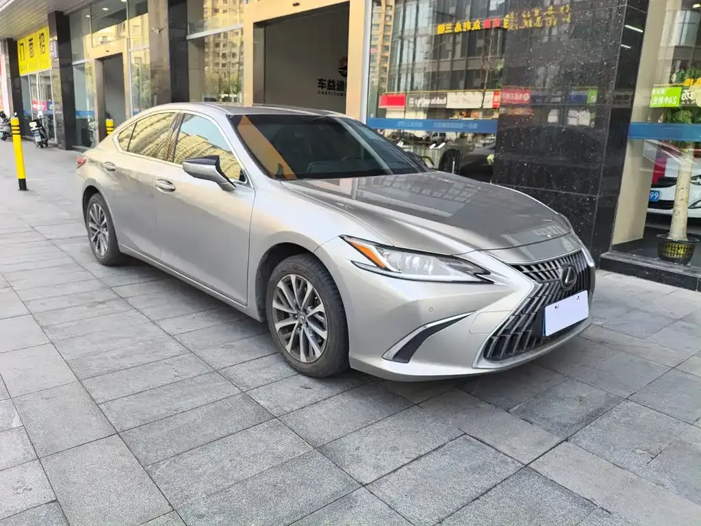 Lexus ES — фото 9