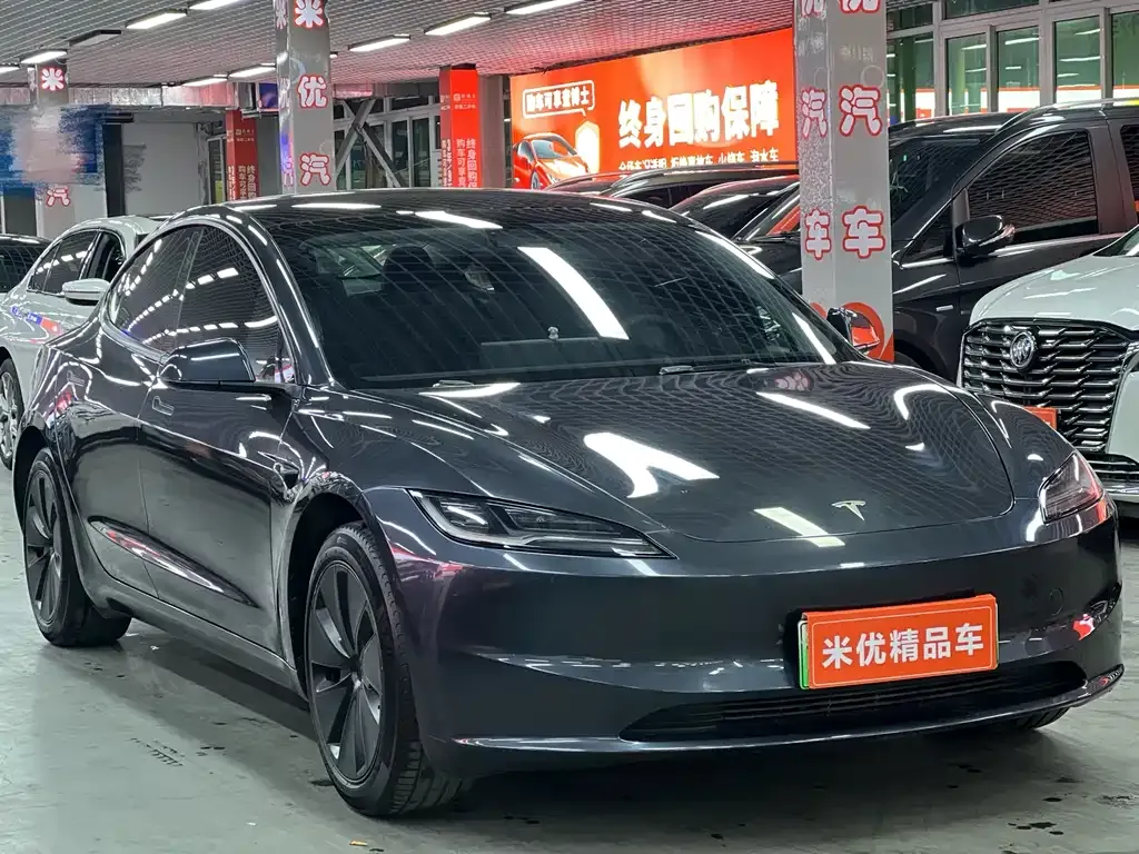 Tesla Model 3 — фото 10