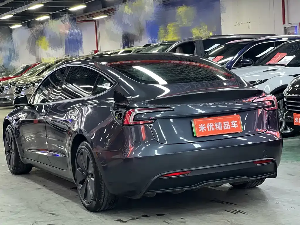 Tesla Model 3 — фото 6