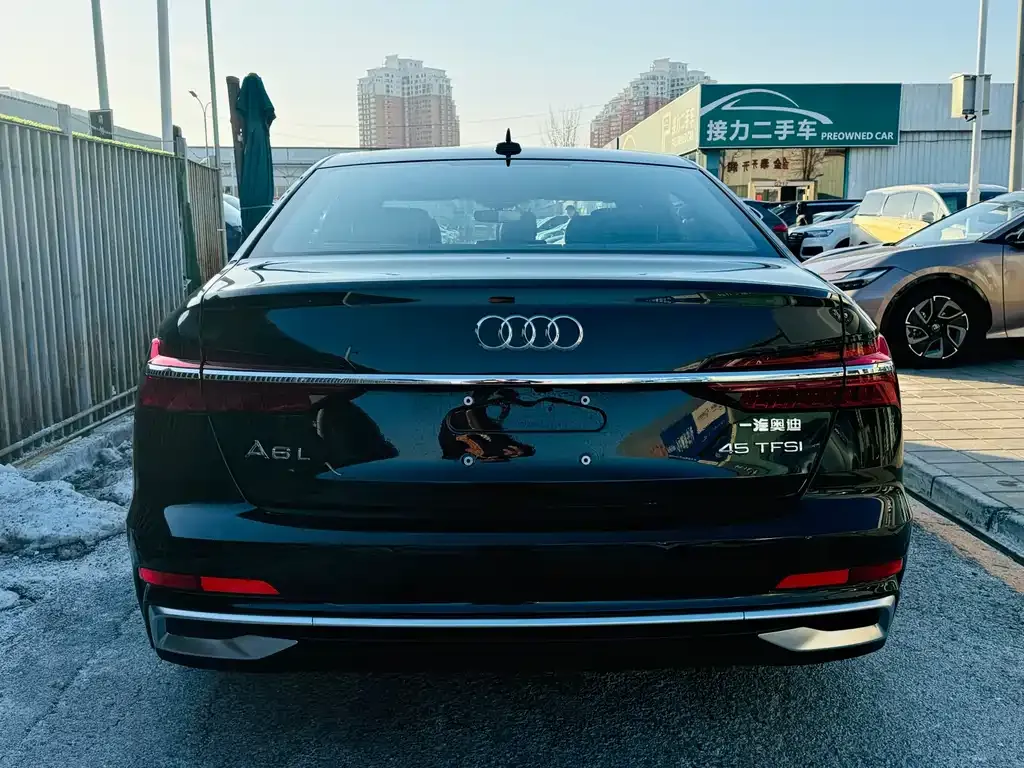Audi A6L — фото 5