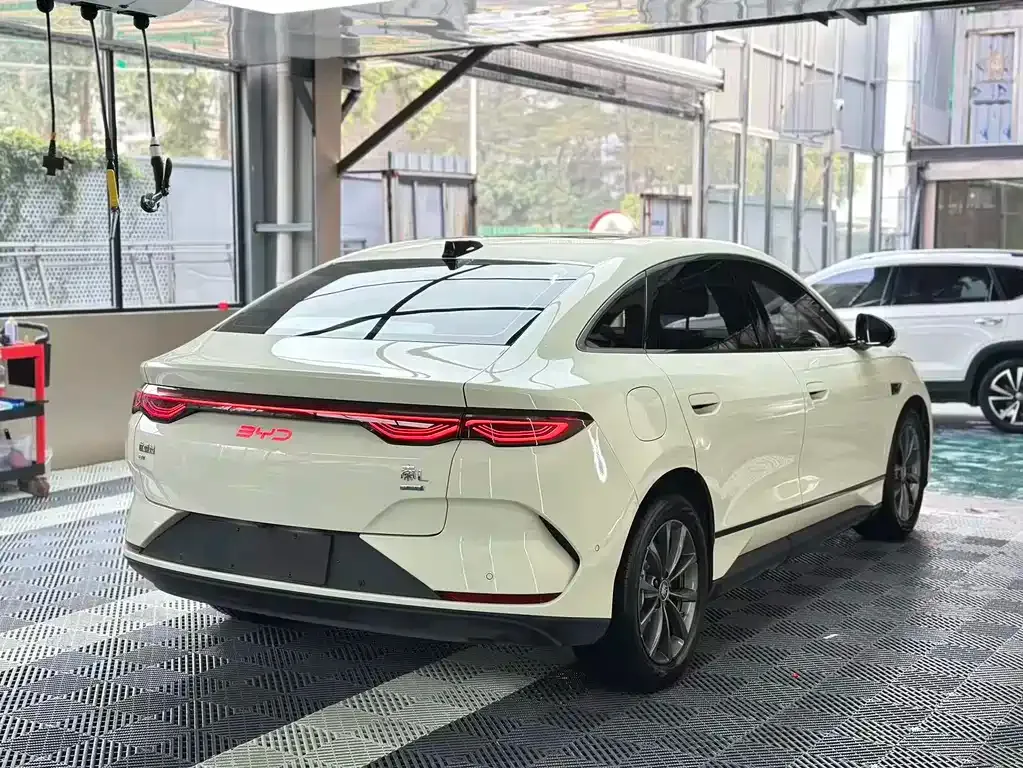 BYD Qin L — фото 8