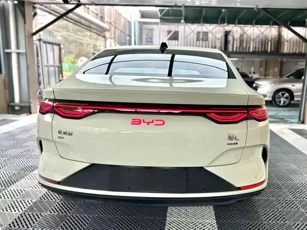 BYD Qin L — фото 4