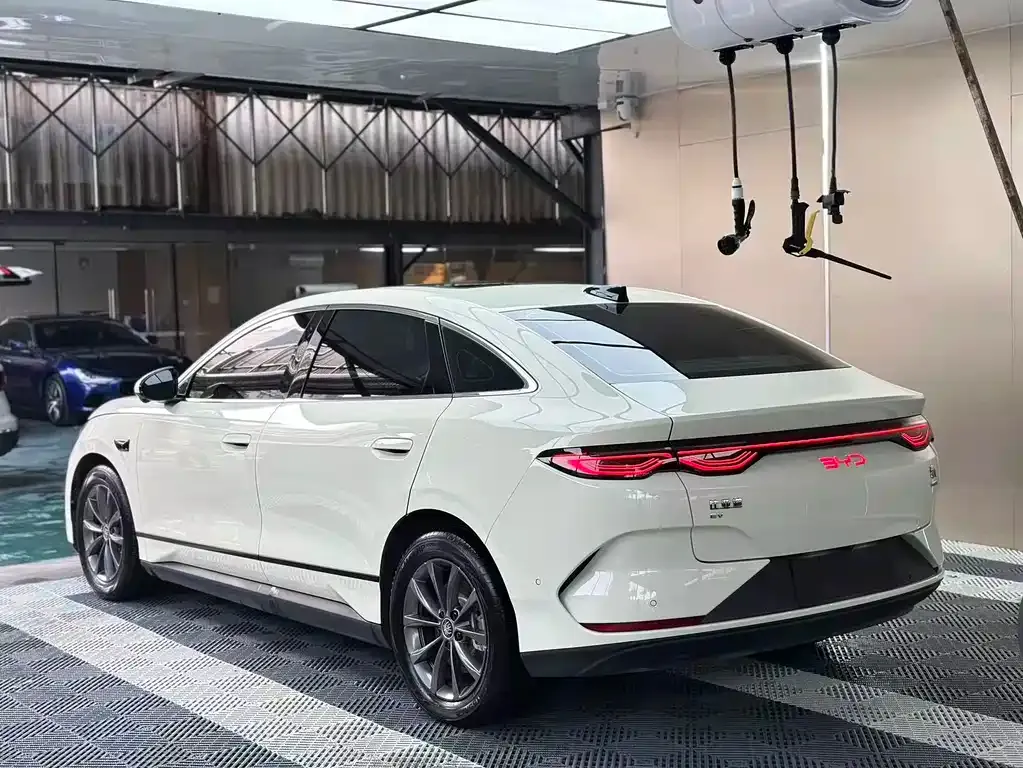 BYD Qin L — фото 9