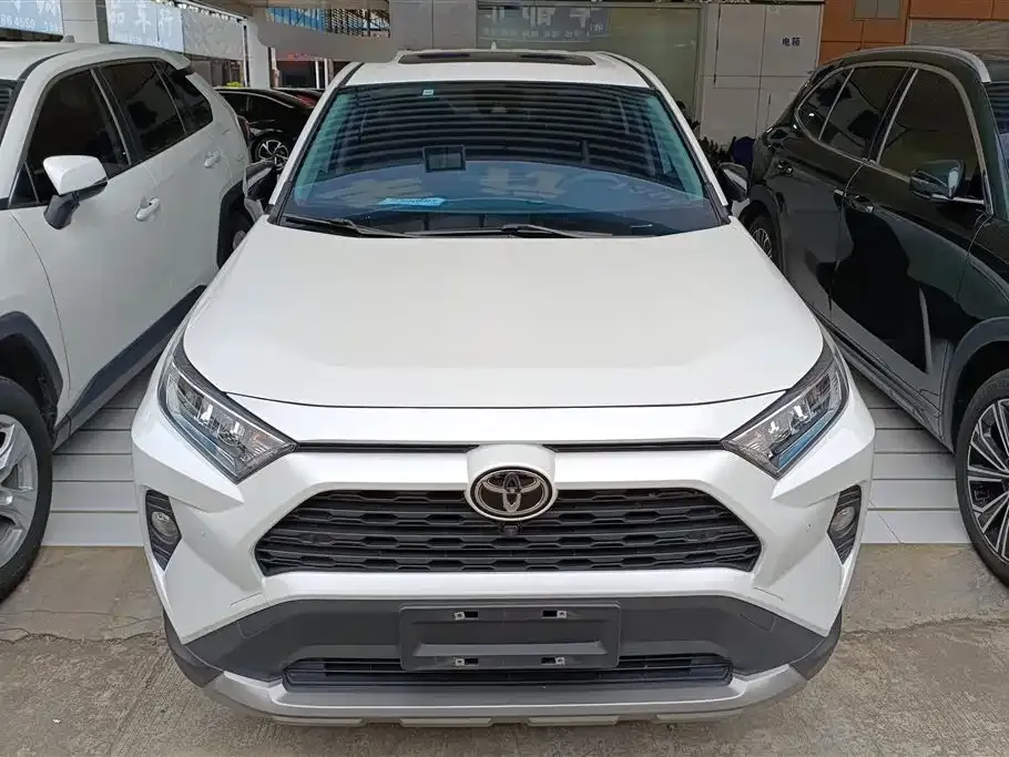 Toyota RAV4 — фото 6