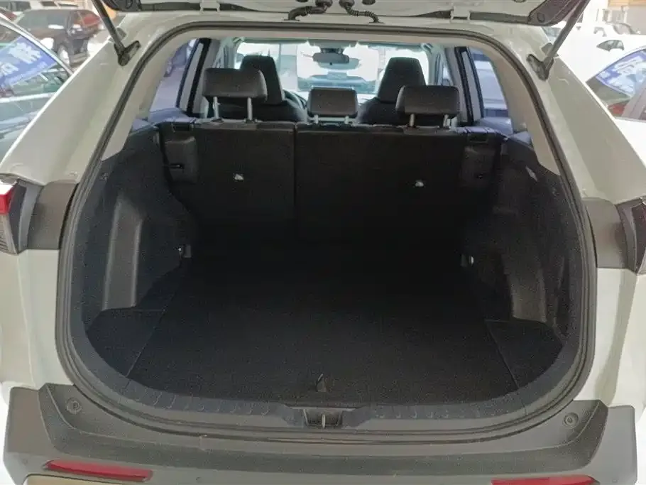 Toyota RAV4 — фото 2