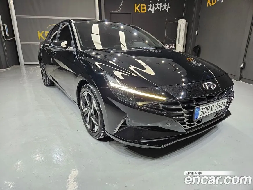 Hyundai AVANTE — фото 1