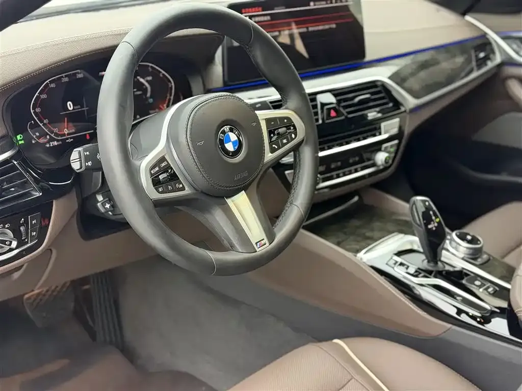 BMW 5 Series — фото 10