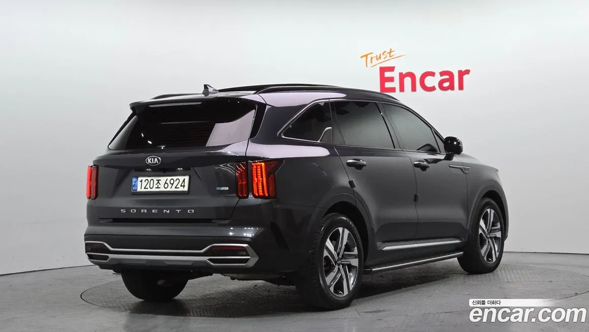 Kia Sorento — фото 9