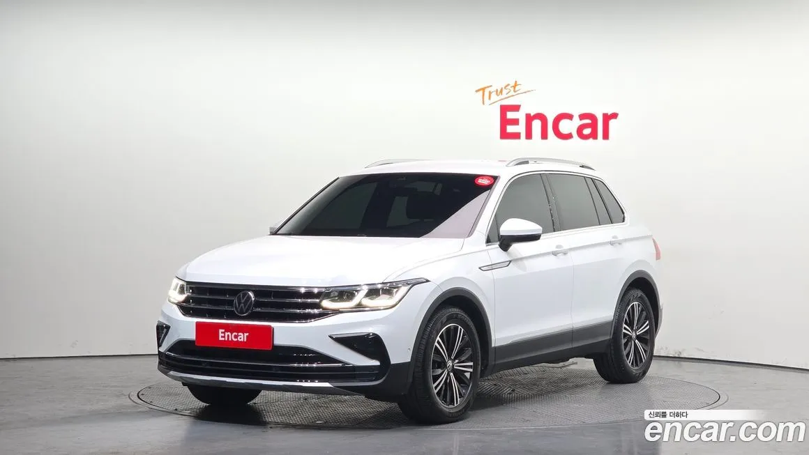 Volkswagen Tiguan — фото 1