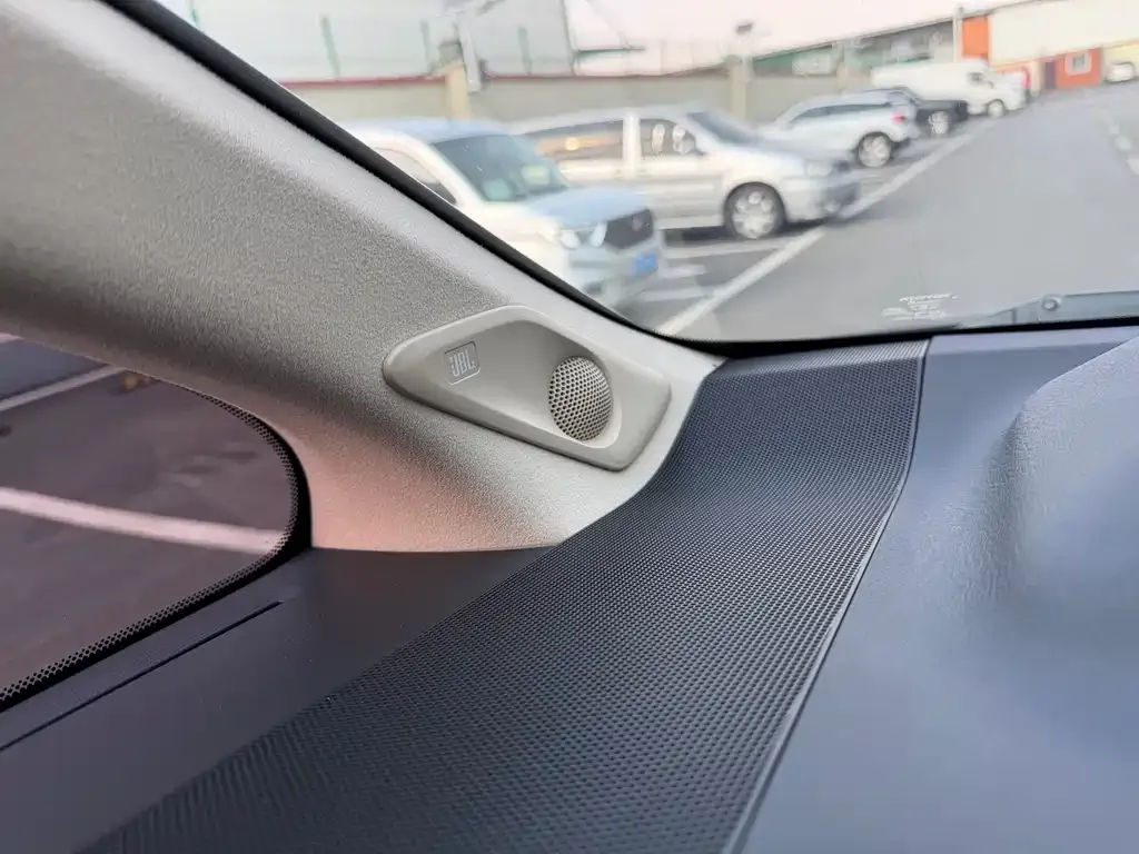 Toyota Vellfire — фото 6