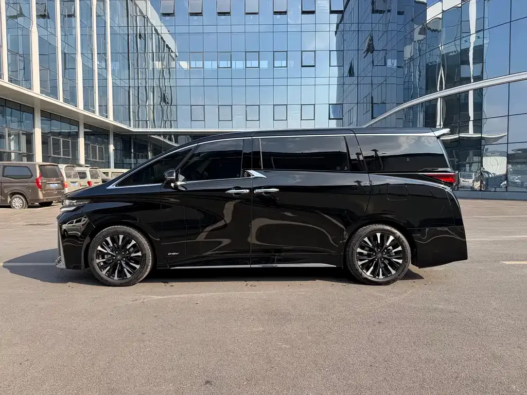 Toyota Vellfire — фото 7