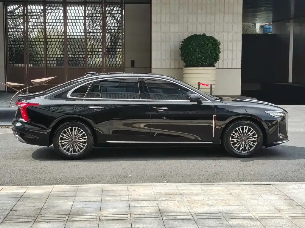 Hongqi H5 — фото 3