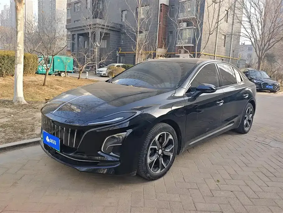 Hongqi E-QM5 — фото 1
