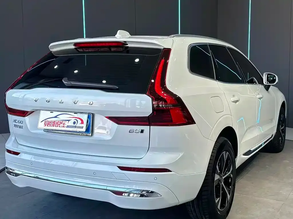 Volvo XC60 — фото 4