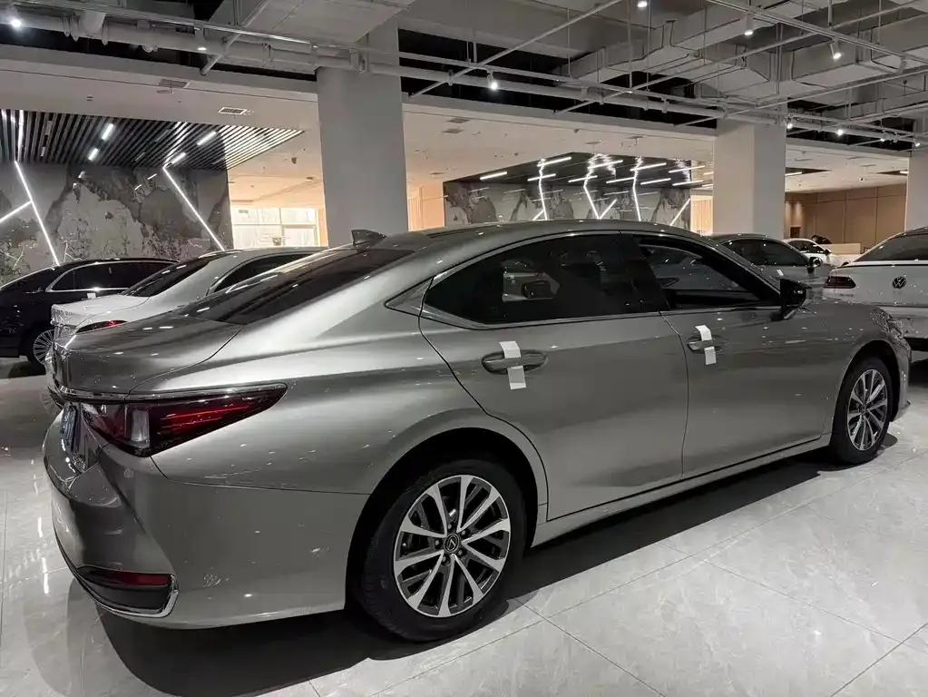 Lexus ES — фото 7