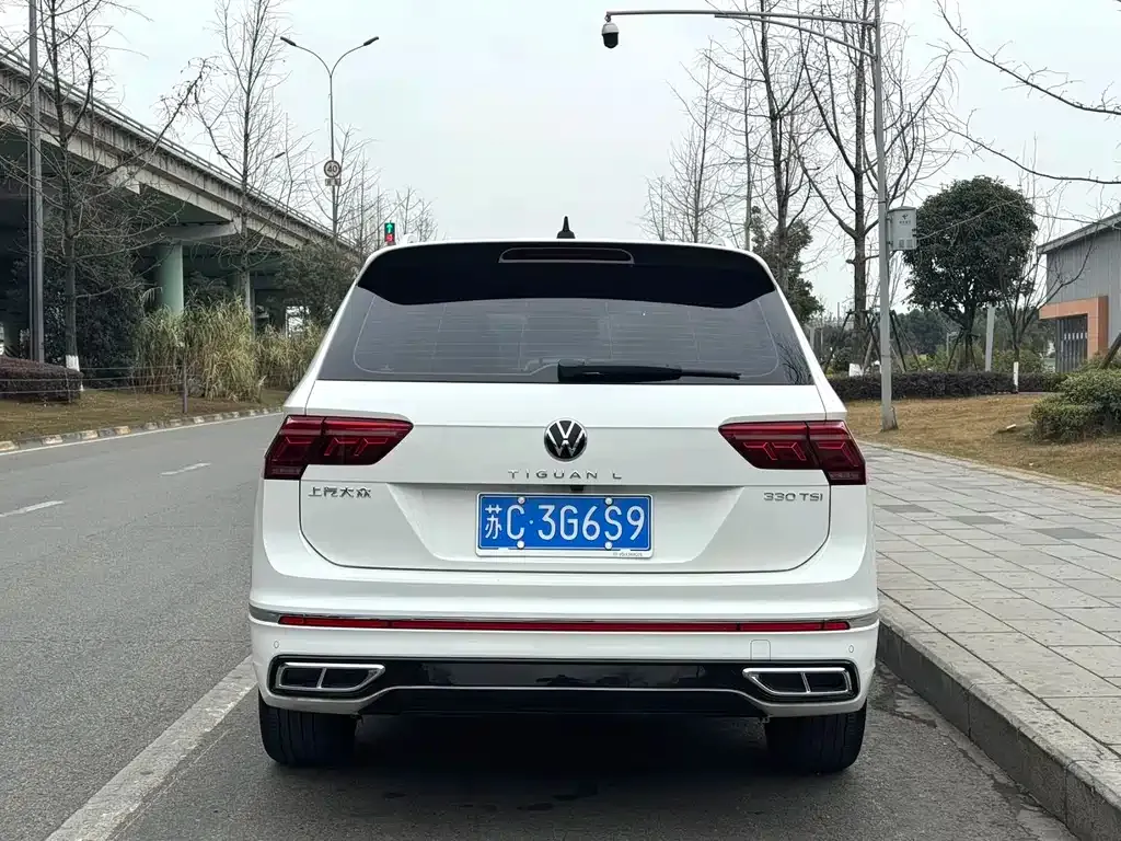 Volkswagen Tiguan L — фото 4
