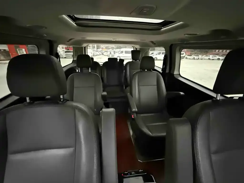 Ford Tourneo — фото 3