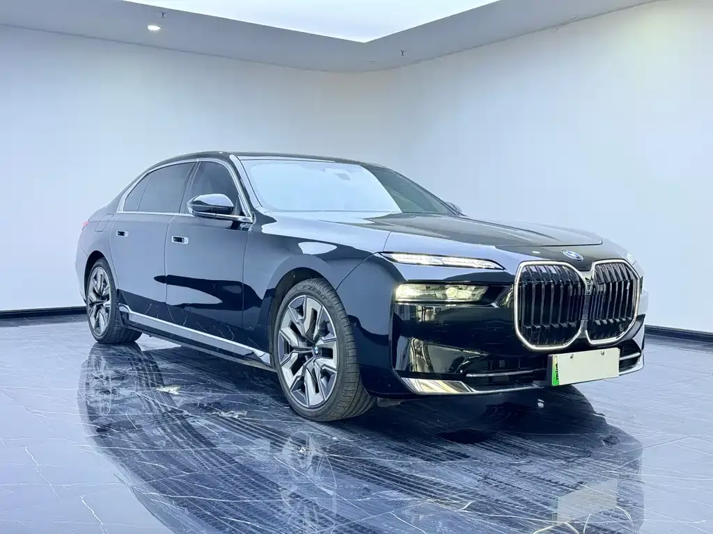 BMW i7 — фото 9