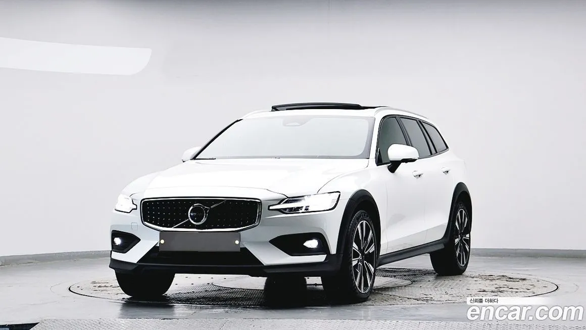 Volvo V60 — фото 1