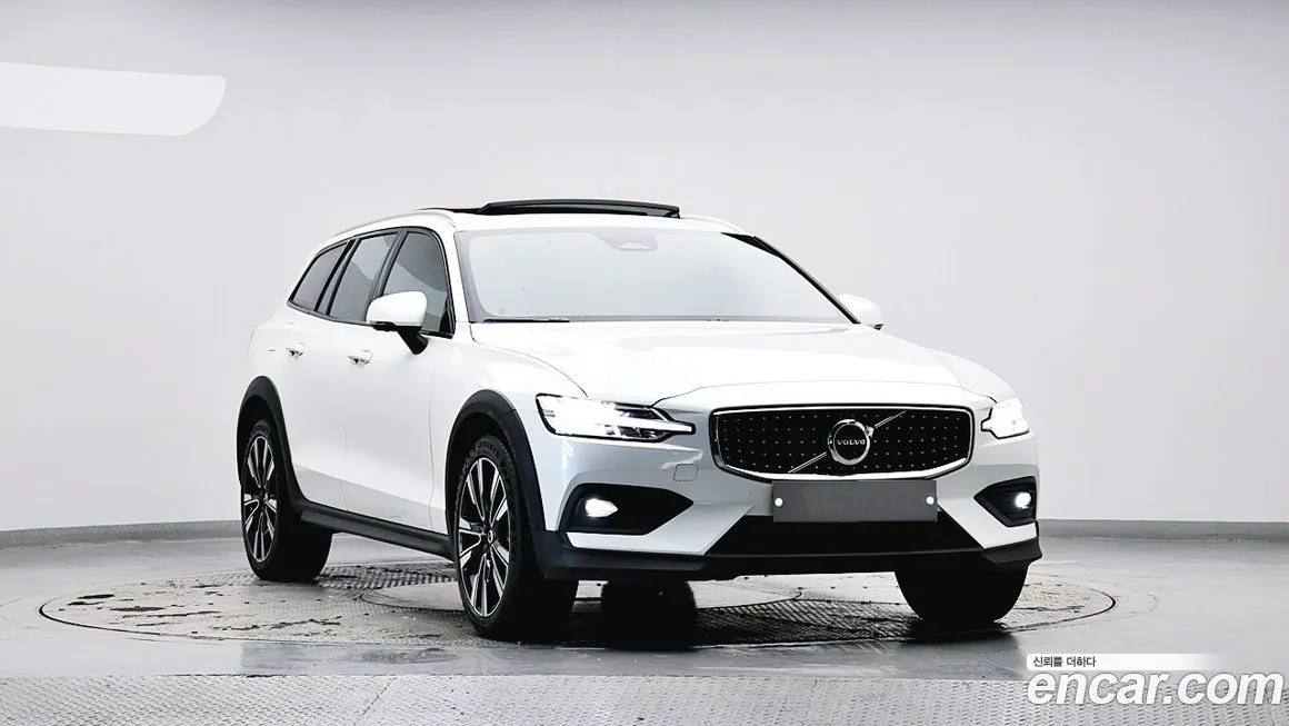 Volvo V60 — фото 8