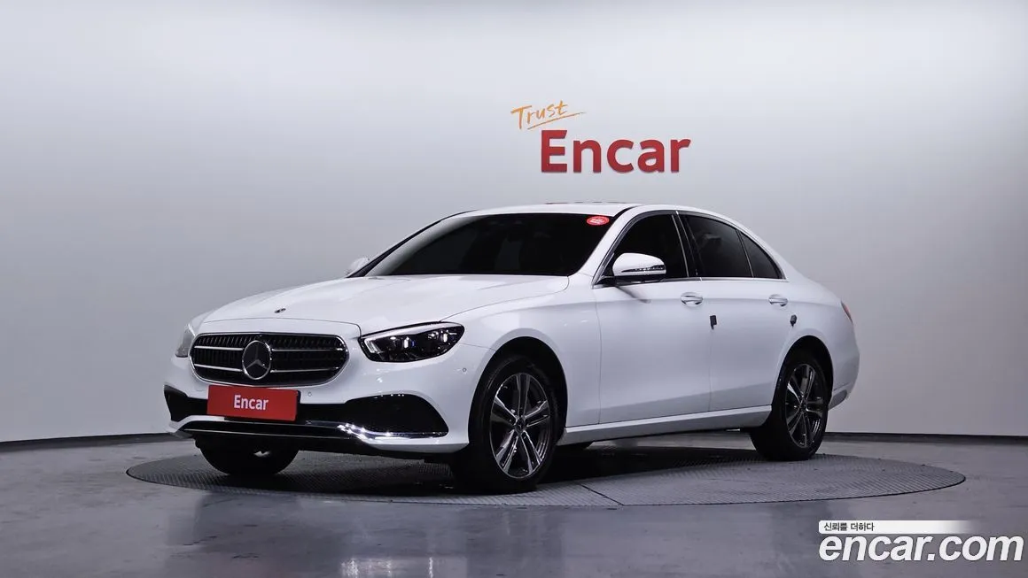 Mercedes-Benz E-Class — фото 1