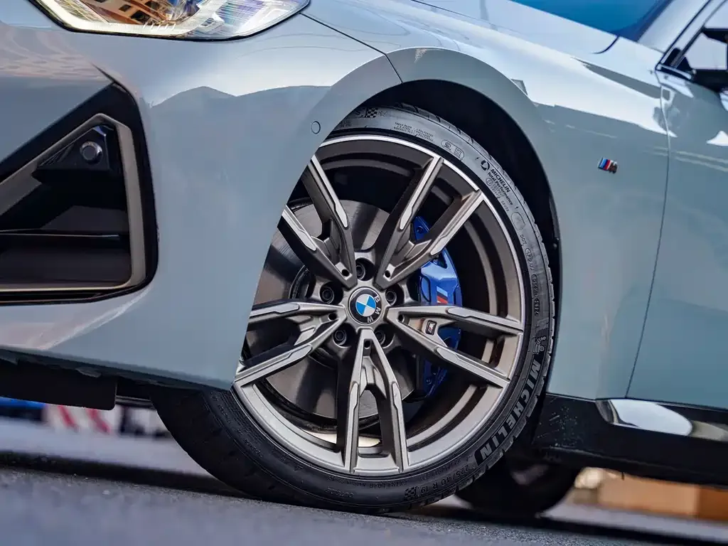BMW M240i — фото 10