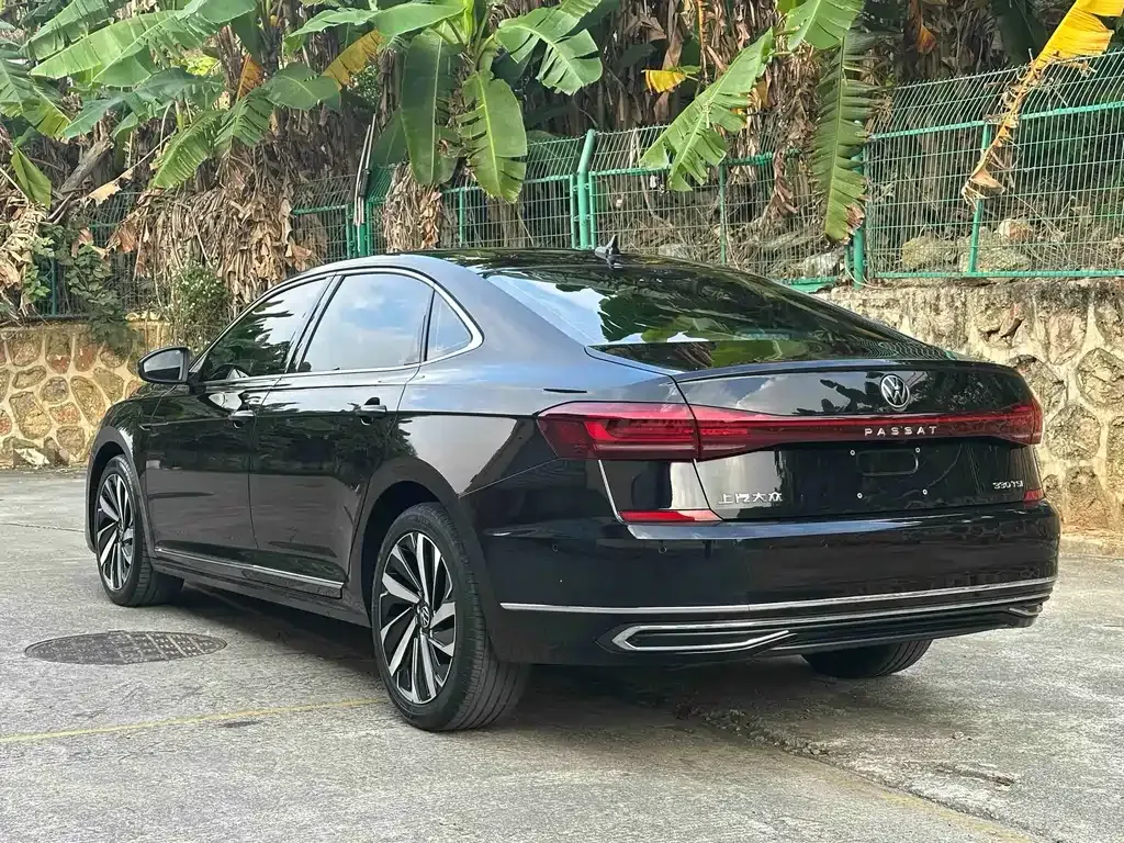Volkswagen Passat — фото 6