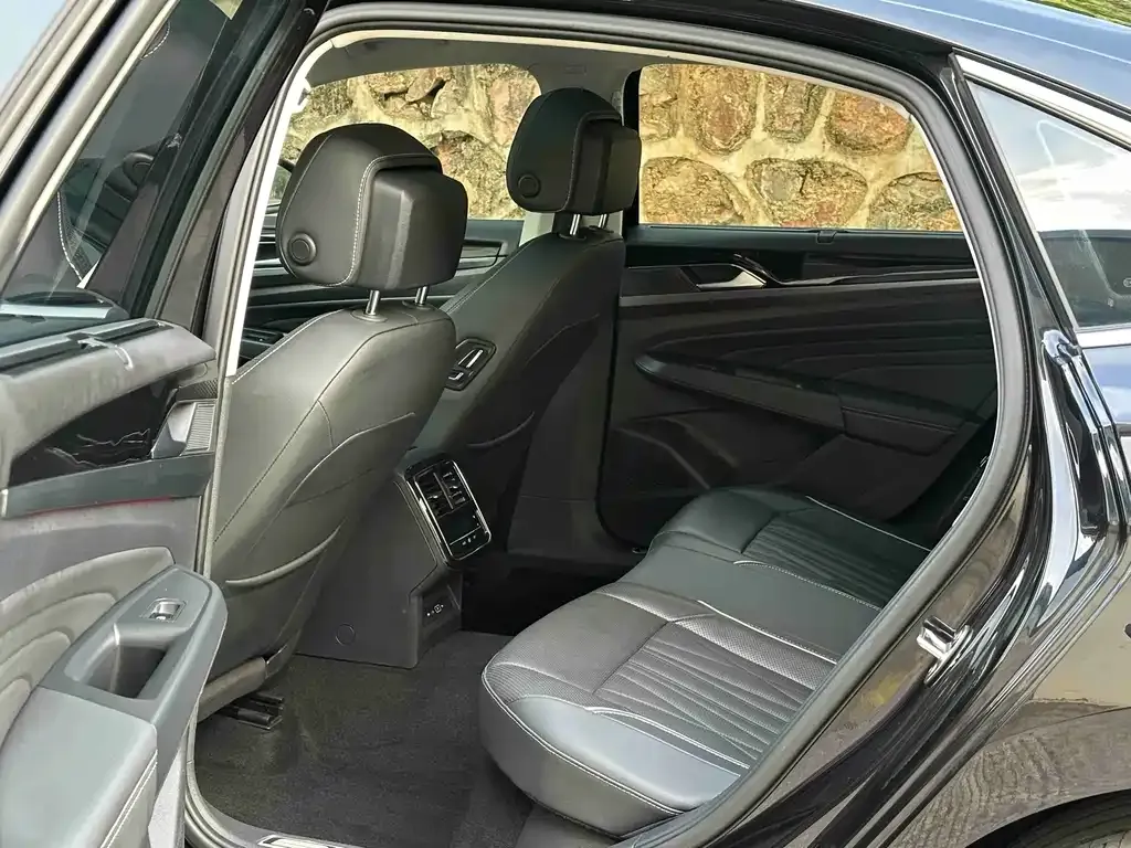 Volkswagen Passat — фото 9
