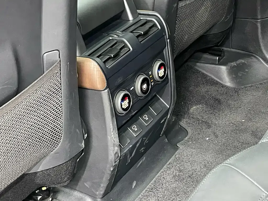 Land Rover Defender — фото 10