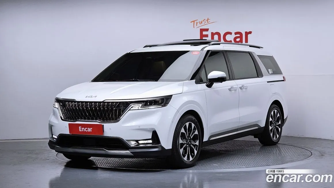 Kia Carnival — фото 1