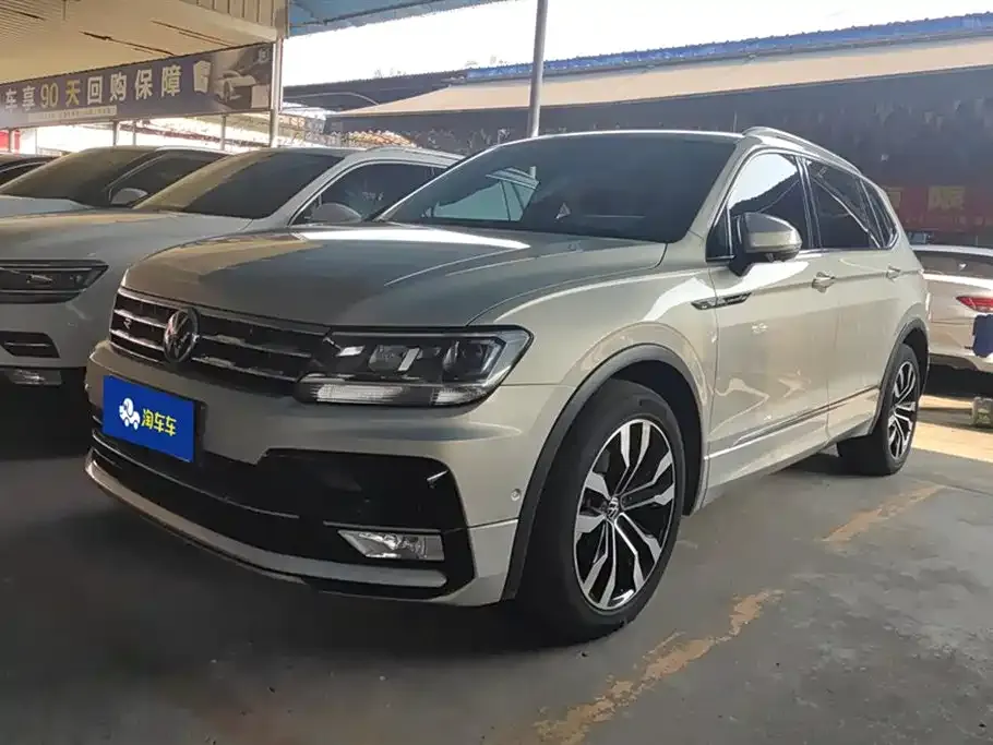 Volkswagen Tiguan L — фото 1