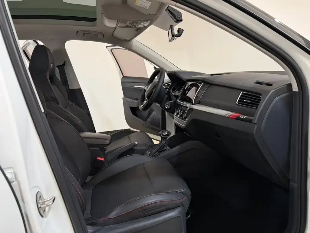 Skoda Kamiq — фото 2