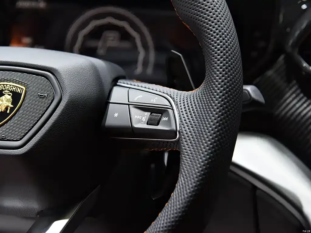 Lamborghini Urus — фото 6