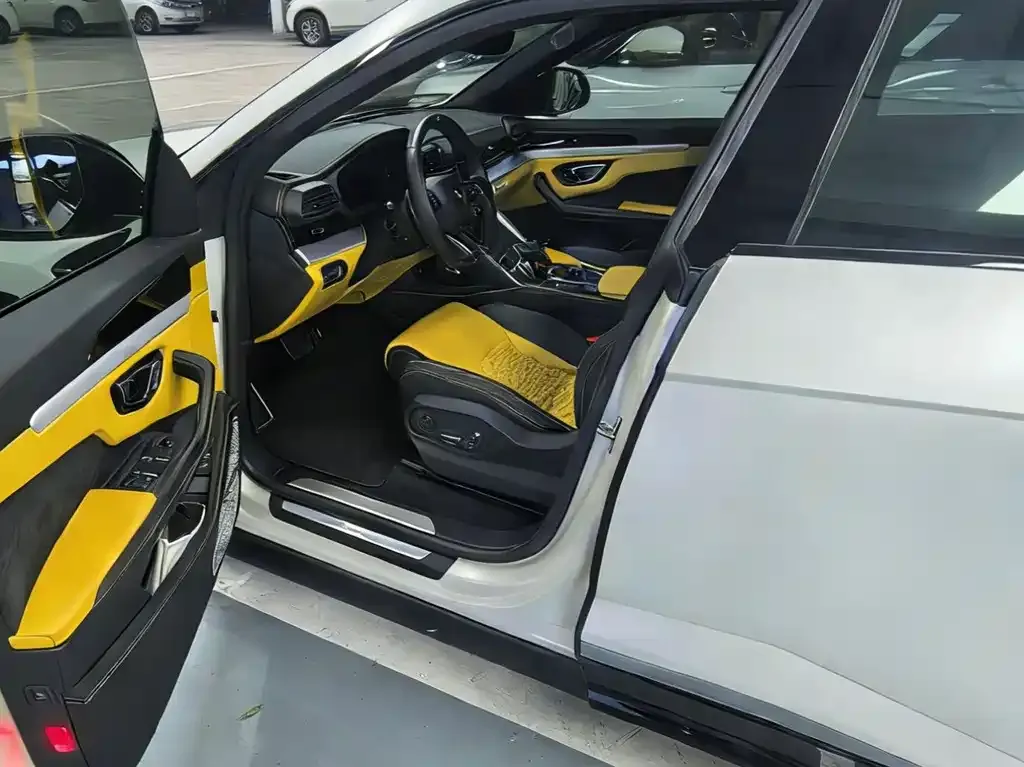 Lamborghini Urus — фото 10
