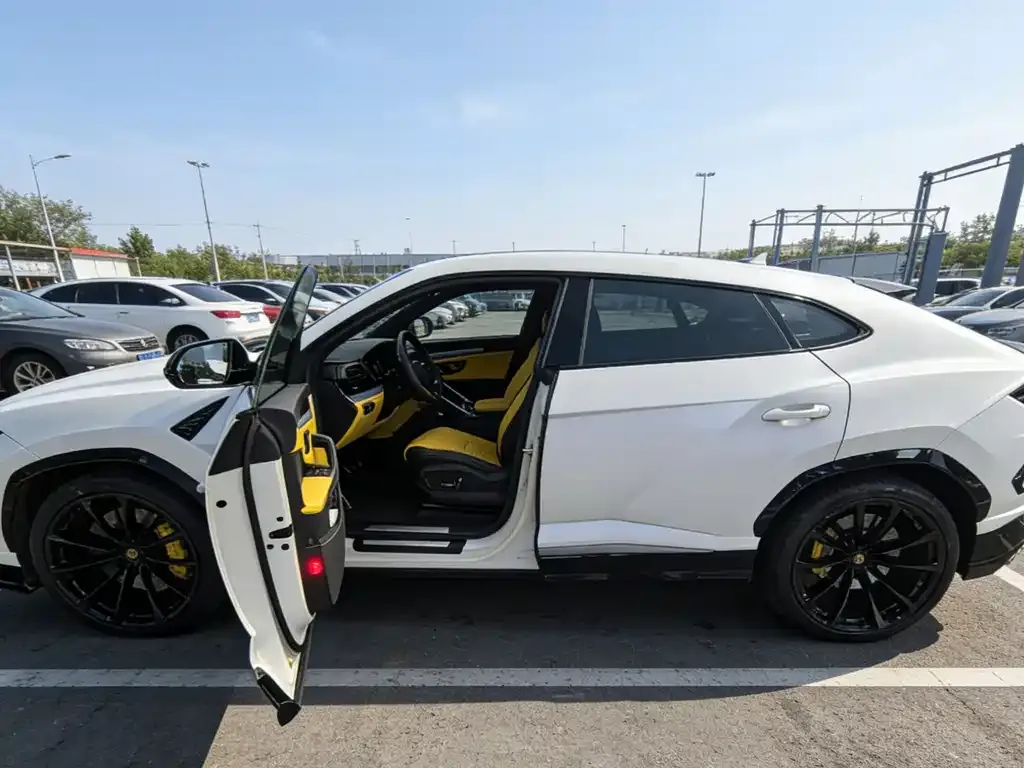 Lamborghini Urus — фото 8