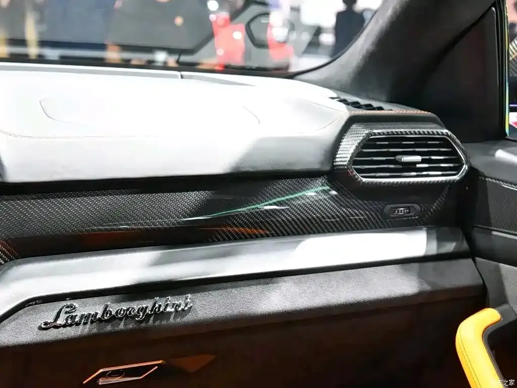 Lamborghini Urus — фото 3