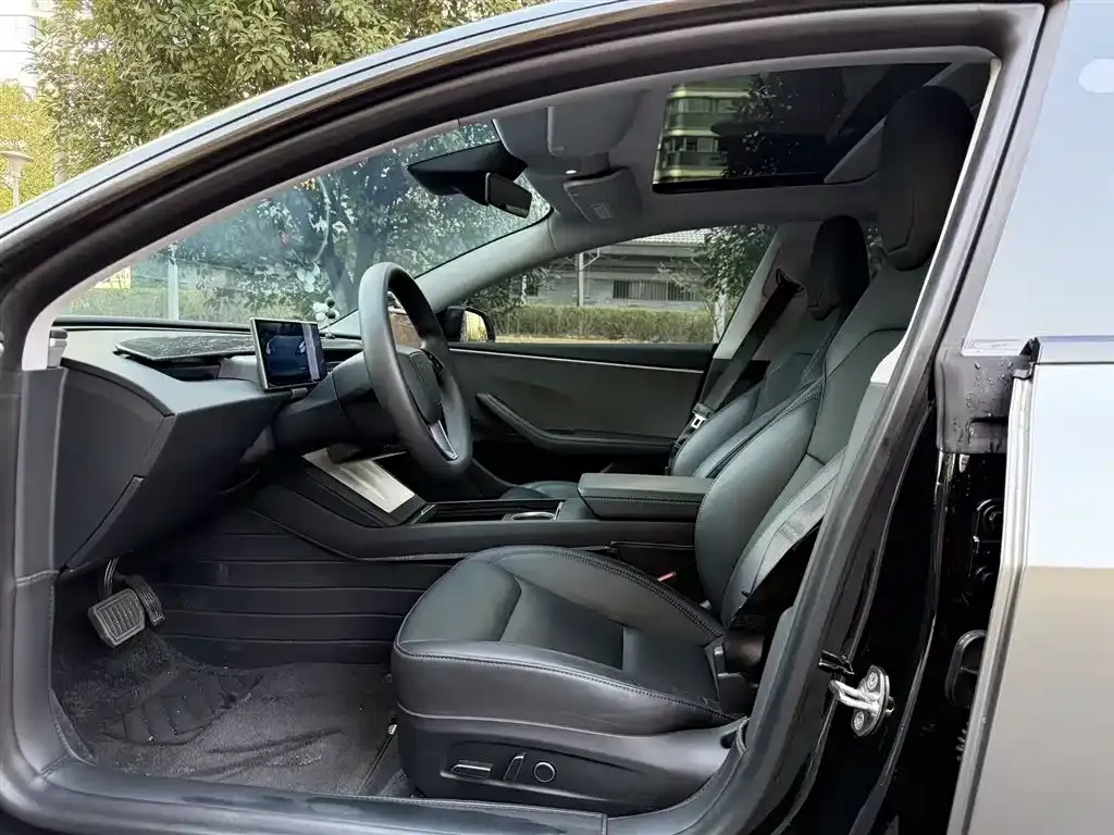 Tesla Model 3 — фото 10