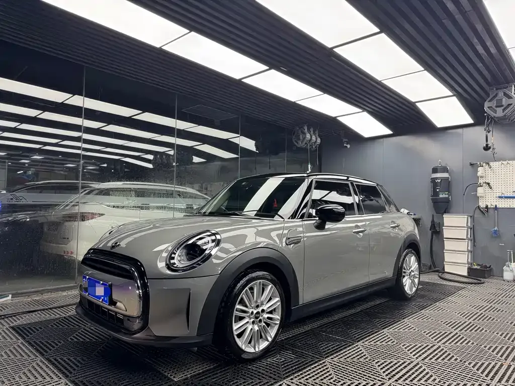 MINI Cooper (3-door) — фото 1