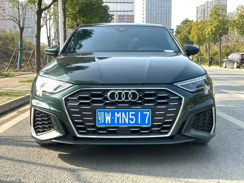 Audi A3 — фото 1