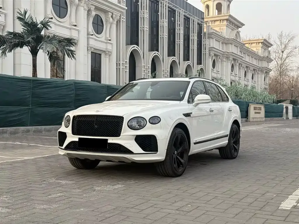 Bentley Bentayga — фото 1