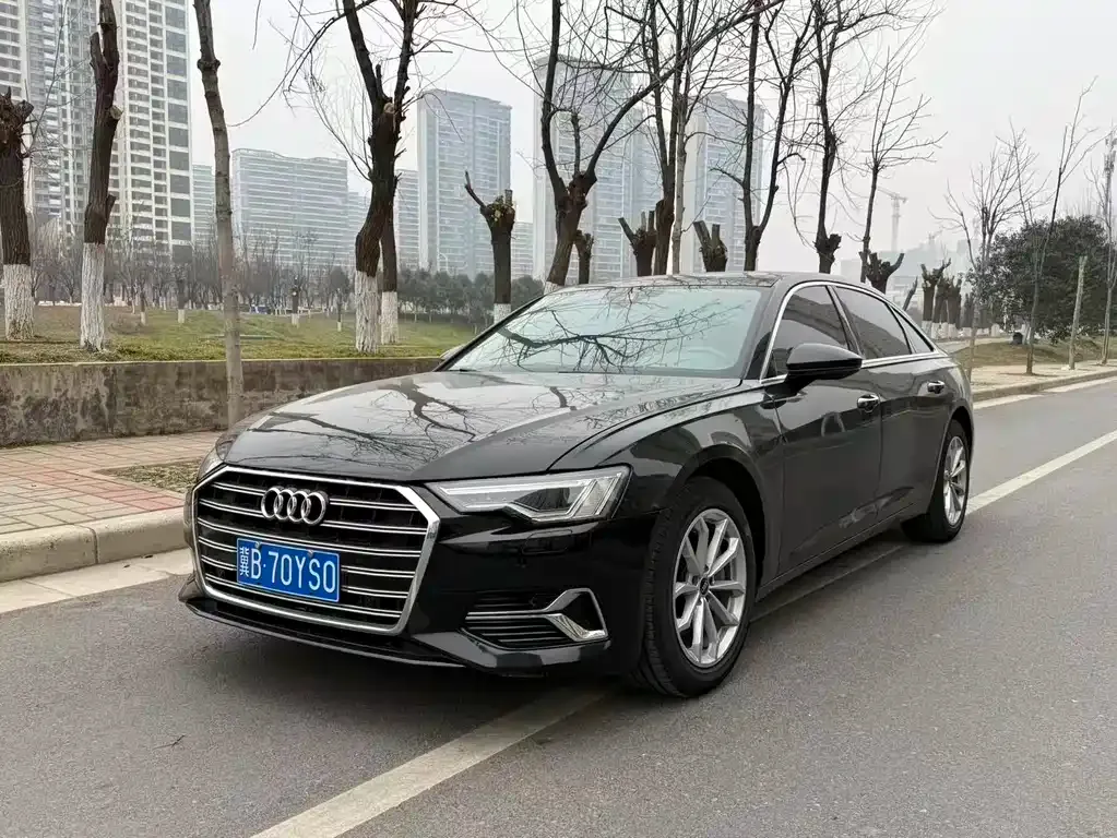 Audi A6L — фото 1