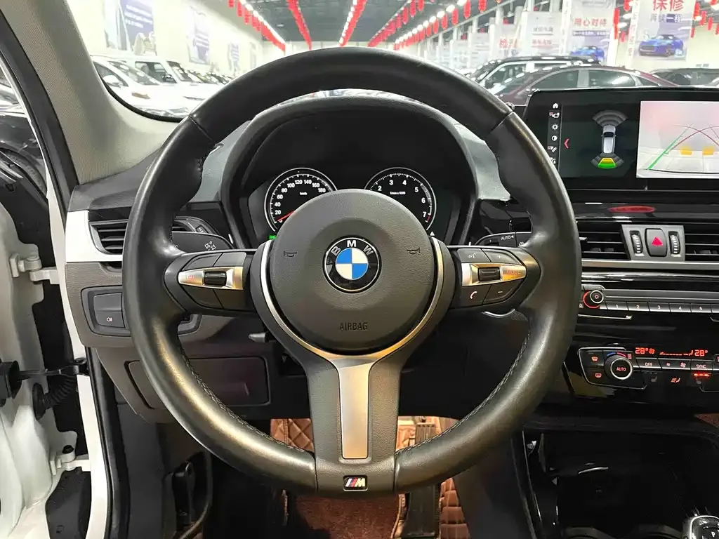 BMW X1 — фото 9