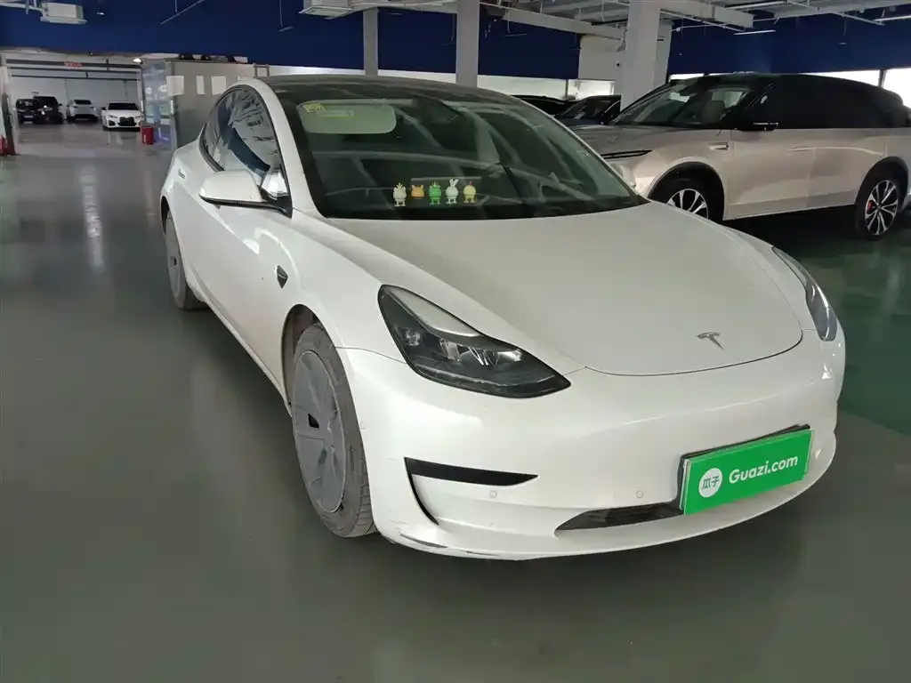 Tesla Model 3 — фото 8